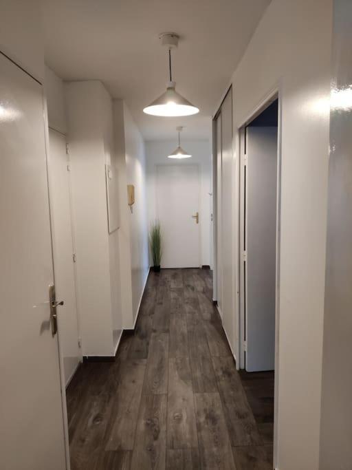 דירות App 5 Pers, Parking, 3Mn Rer A, 40 Mn Du Centre De Paris, Cergy Le Haut מראה חיצוני תמונה